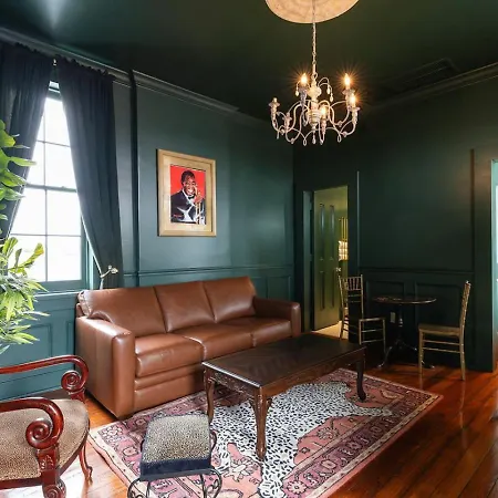 Holiday home 5 Themed Units In Fq With Pool