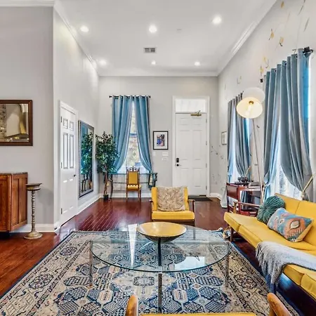 Villa Spacious 5br 3ba With Private Courtyard And Heated Pool