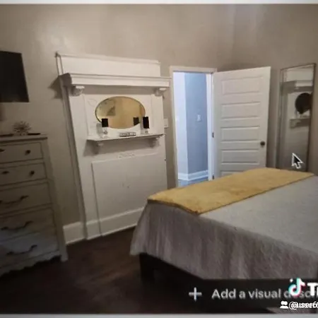 605 S Genios St 70119 Holiday home New Orleans