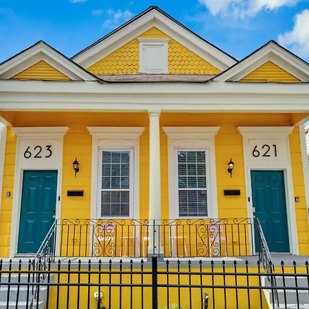 Shotgun W Porch & Backyard Near Streetcar * New Orleans
