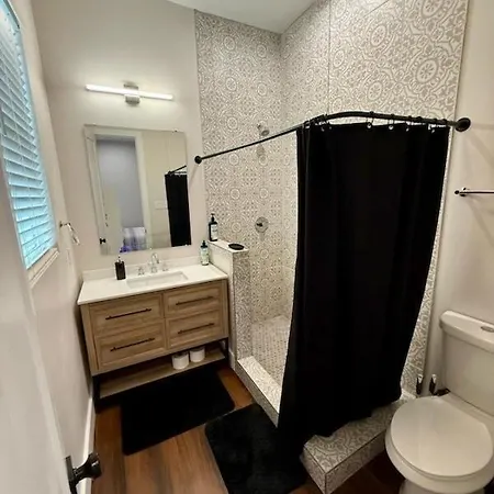 Charming Near Superdome And French Qtr - Less Than 10 Min Holiday home New Orleans