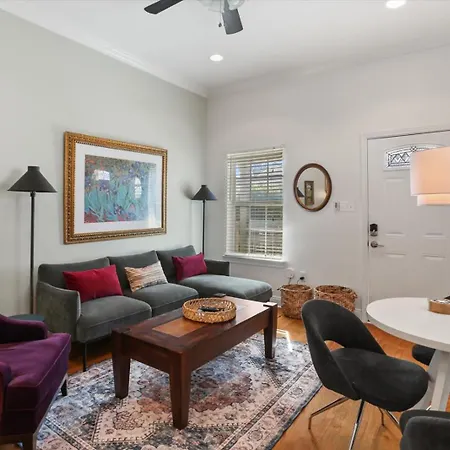 Jazzfest Spotless 3br W Driveway Holiday home