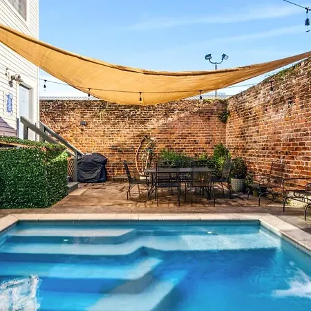 Spacious 5br 3ba With Private Courtyard And Heated Pool *