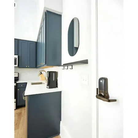 Hotel The Harlequin: 2 Deluxe 2bdr By Avantstay
