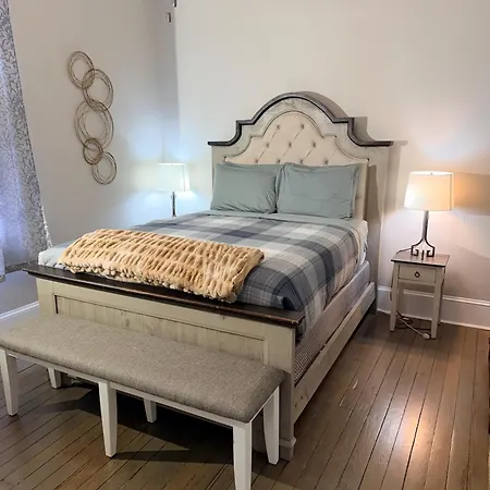 Holiday home 605 S Genios St 70119