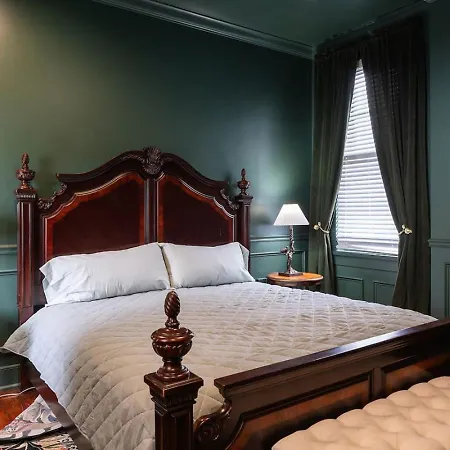5 Themed Units In Fq With Pool