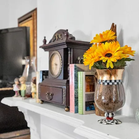 Bright W Gardens & Bayou-style Porch *