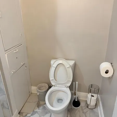 605 S Genios St 70119 Holiday home *