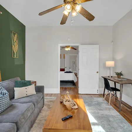 Holiday home Victorian Duplex Near Superdome & Quarter New Orleans