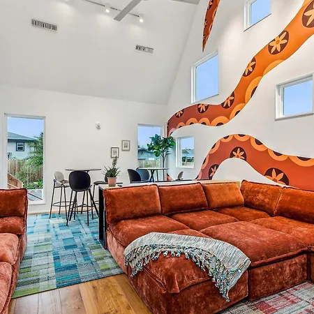 The Herald 12br Private