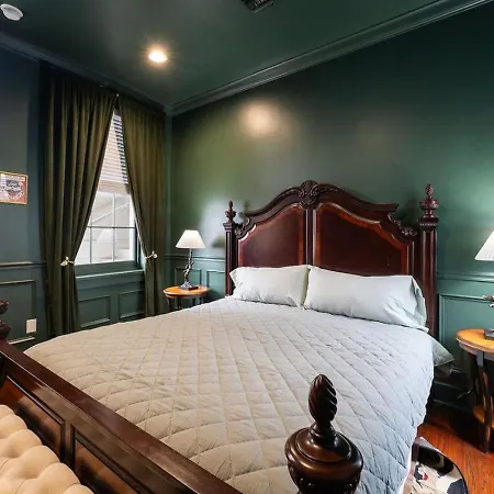 5 Themed Units In Fq With Pool Holiday home
