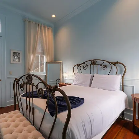 5 Themed Units In Fq With Pool *
