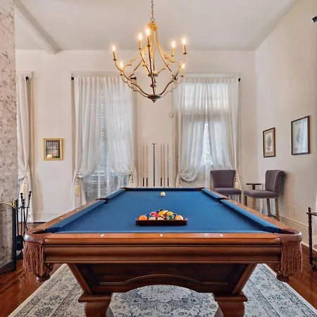 Villa Bright W Heated Pool & Pool Table 5br 4ba *