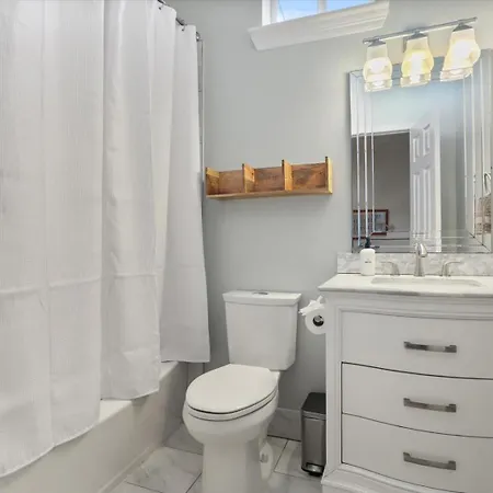 Jazzfest Spotless 3br W Driveway *