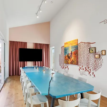 The Cocodrie Private 12br Holiday home *