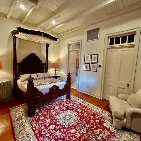 Nola Aparthotel