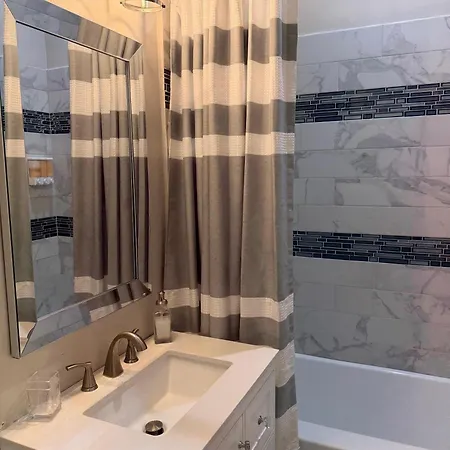 605 S Genios St 70119 Holiday home *