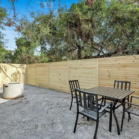 Holiday home Victorian Duplex Near Superdome & Quarter *