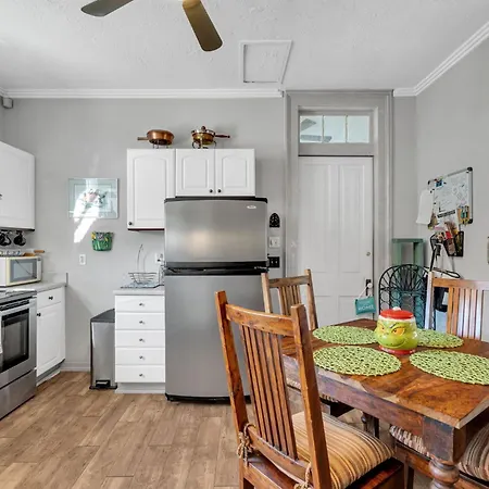Bright W Gardens & Bayou-style Porch *