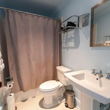 5 Themed Units In Fq With Pool Holiday home New Orleans