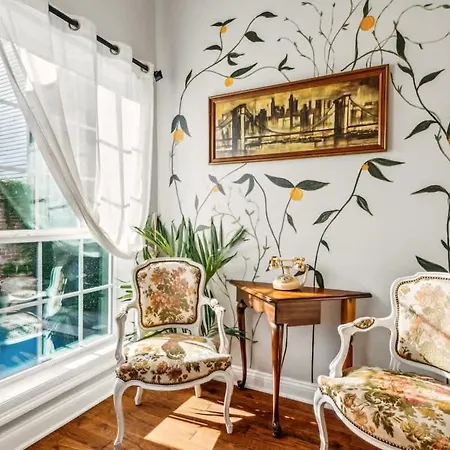 Spacious 5br 3ba With Private Courtyard And Heated Pool *
