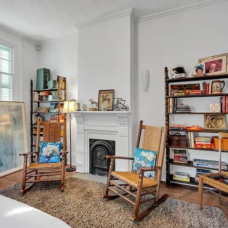 Holiday home Bright W Gardens & Bayou-style Porch