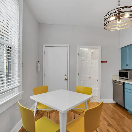 Victorian Duplex Near Superdome & Quarter Holiday home New Orleans