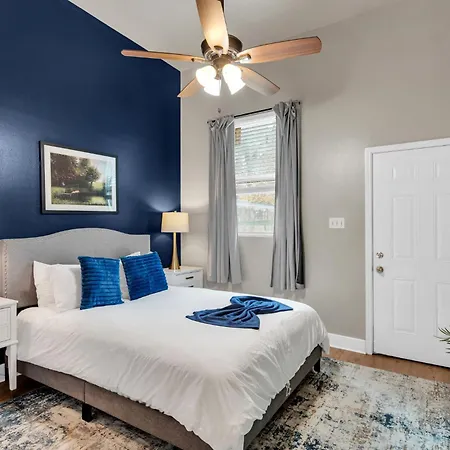 Tranquil Retreat W High Ceilings Near Streetcar * New Orleans