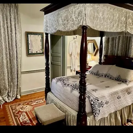 Nola Aparthotel