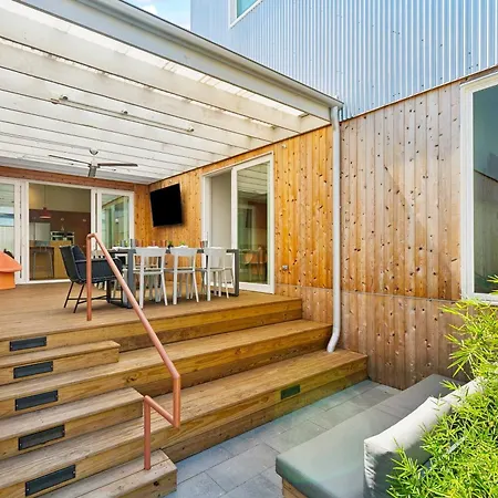 The Cocodrie Private 12br Holiday home *