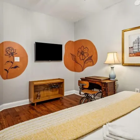 Spacious 5br 3ba With Private Courtyard And Heated Pool *