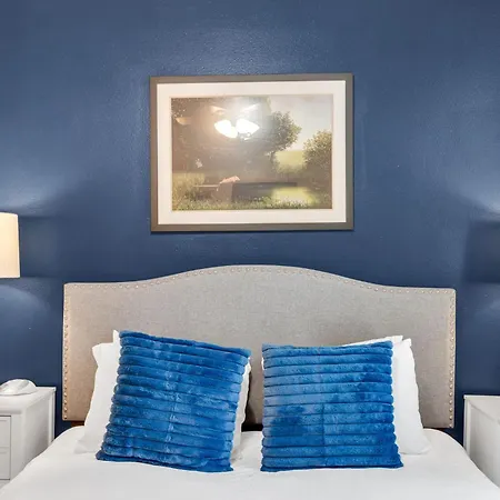 Holiday home Tranquil Retreat W High Ceilings Near Streetcar New Orleans