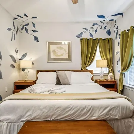 Spacious 5br 3ba With Private Courtyard And Heated Pool *