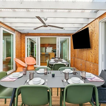 The Herald 12br Private *