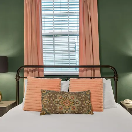 Tranquil Retreat W High Ceilings Near Streetcar Holiday home New Orleans
