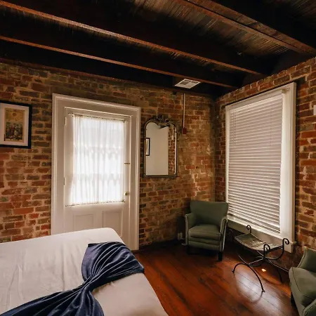 5 Themed Units In Fq With Pool Holiday home New Orleans