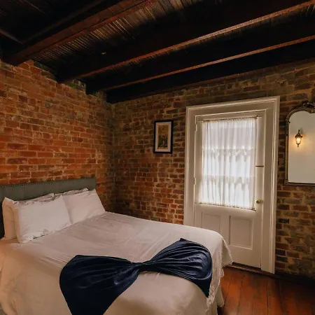 5 Themed Units In Fq With Pool Holiday home New Orleans