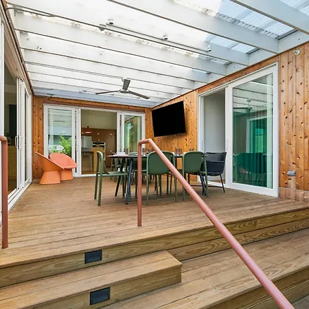 The Herald 12br Private Holiday home