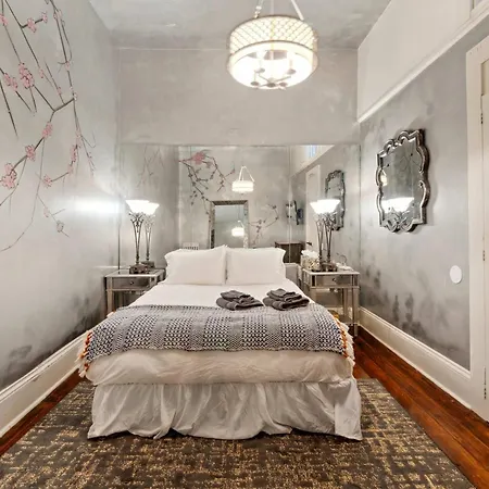 Villa Bright W Heated Pool & Pool Table 5br 4ba *