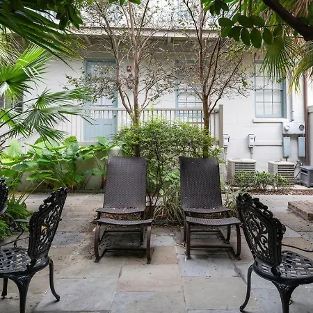 5 Themed Units In Fq With Pool New Orleans