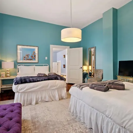 Bright W Heated Pool & Pool Table 5br 4ba