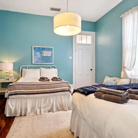 Bright W Heated Pool & Pool Table 5br 4ba *