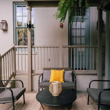 5 Themed Units In Fq With Pool New Orleans