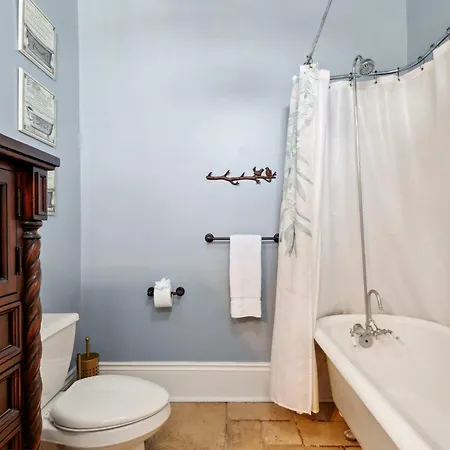 Bright W Heated Pool & Pool Table 5br 4ba