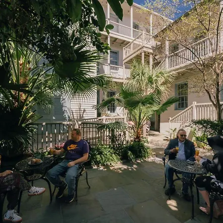 5 Themed Units In Fq With Pool * New Orleans