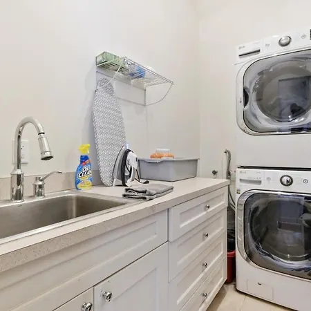 Bright W Heated Pool & Pool Table 5br 4ba * New Orleans