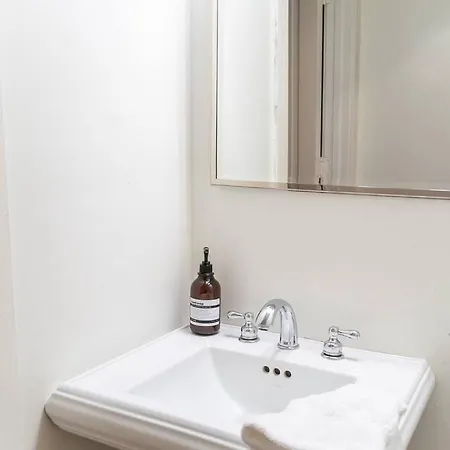 5 Themed Units In Fq With Pool *
