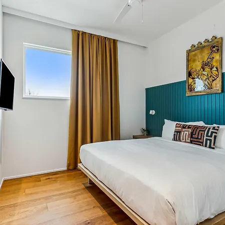 The Herald 12br Private *