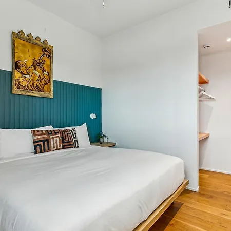 The Herald 12br Private *
