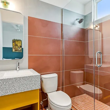 The Herald 12br Private Holiday home
